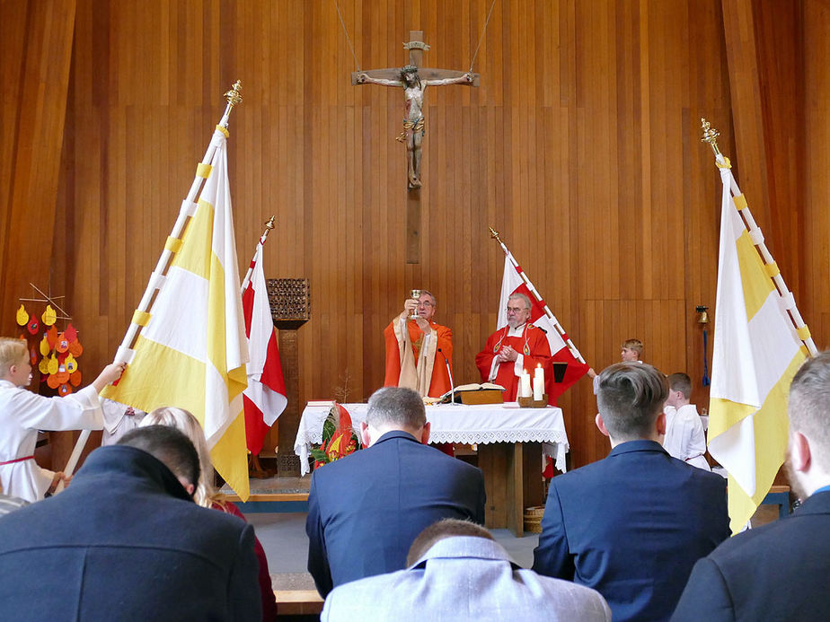 Firmung 2019 in Naumburg (Foto: Karl-Franz Thiede)